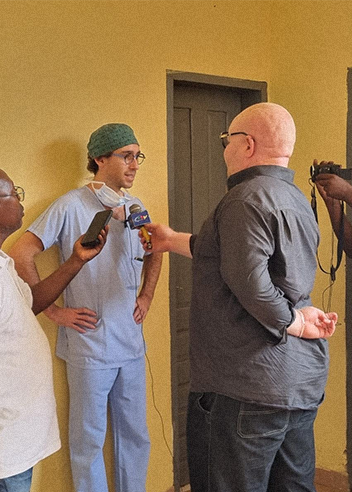 Dr Thomas de Laâge de Meux, chirurgien esthétique, missions humanitaires de chirurgie reconstructrice au Cameroun