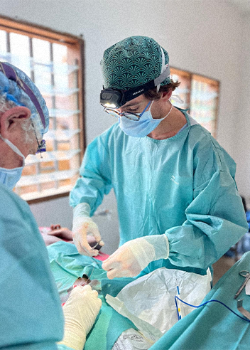 Dr Thomas de Laâge de Meux, chirurgien esthétique, missions humanitaires de chirurgie reconstructrice au Cameroun